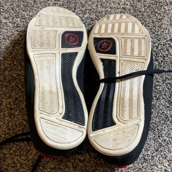 Black red white converse size 8.5 - Picture 4 of 5